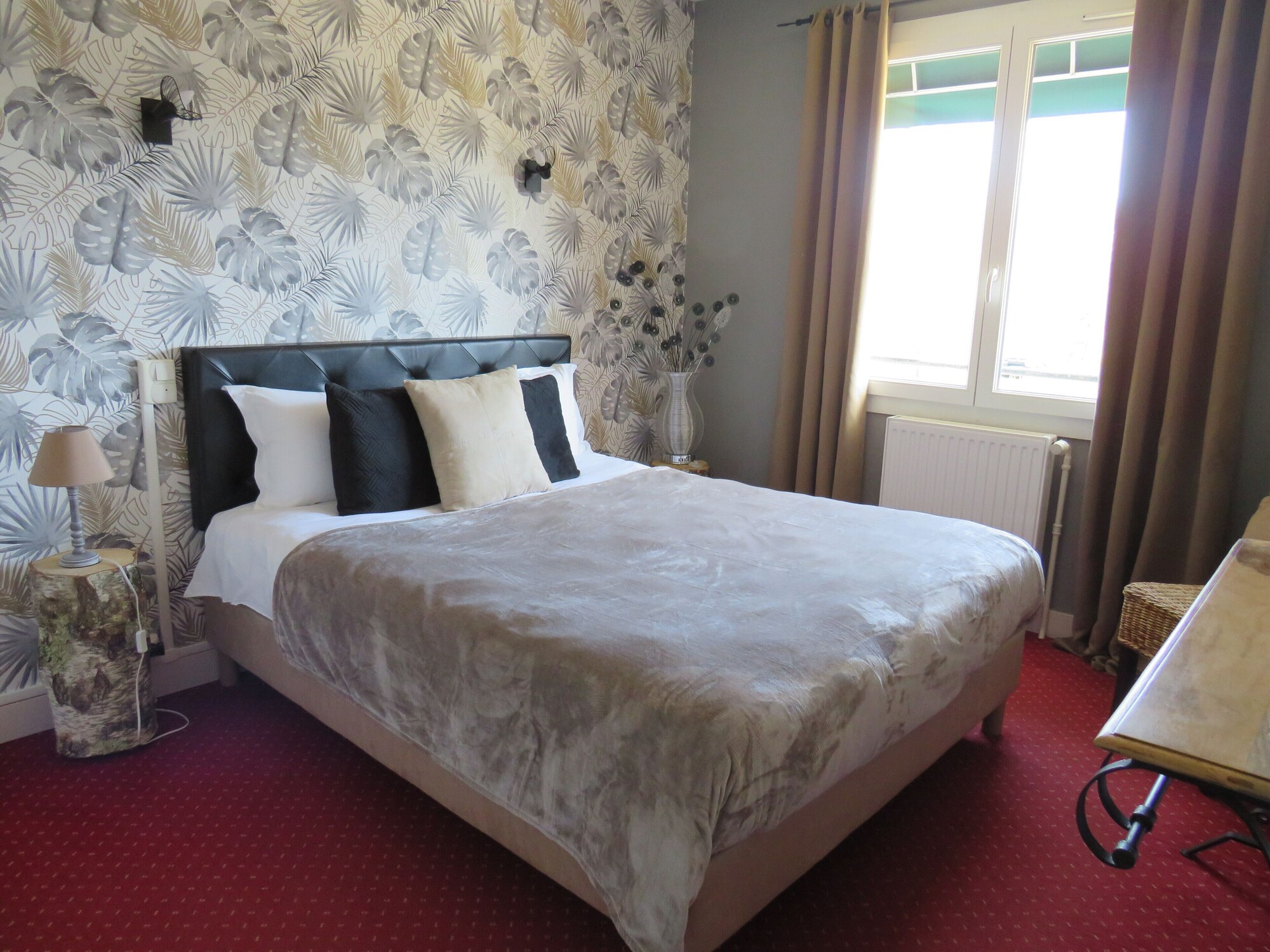 غرفة سوبيريور بسرير كوين، HOTEL LE SAINT CYR 6/10