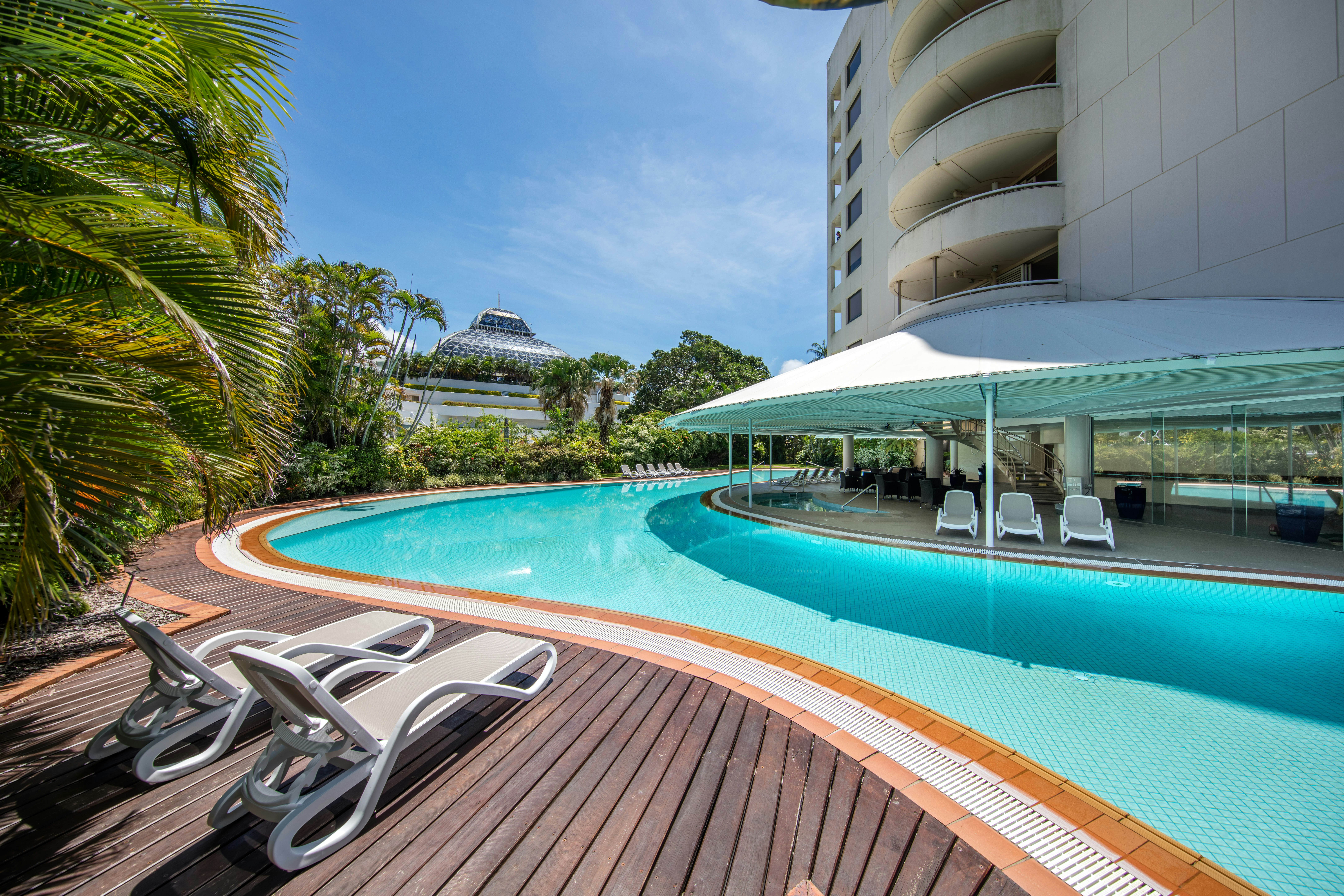 Hilton Cairns Hotel 82/85