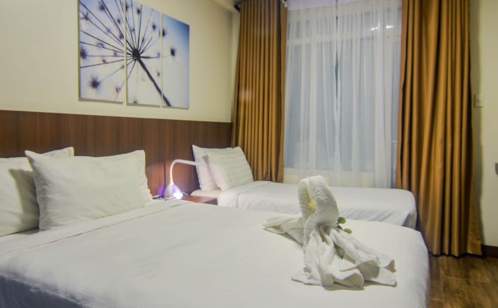 1 BEDROOM, SUITE