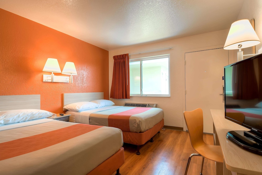 Motel6 Westminster, CA - South - Long Beach Area 22/43
