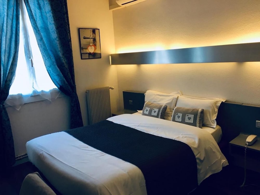 Hotel La Bastide D Entraigues Rest de L Autre Cote 30/70