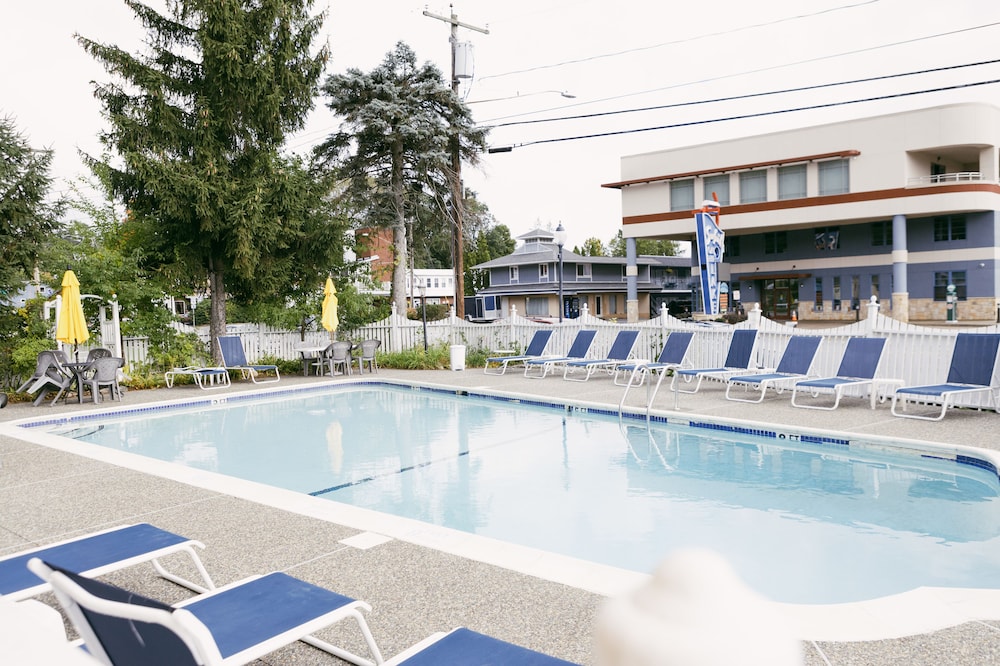 Admiral Motel 59/64