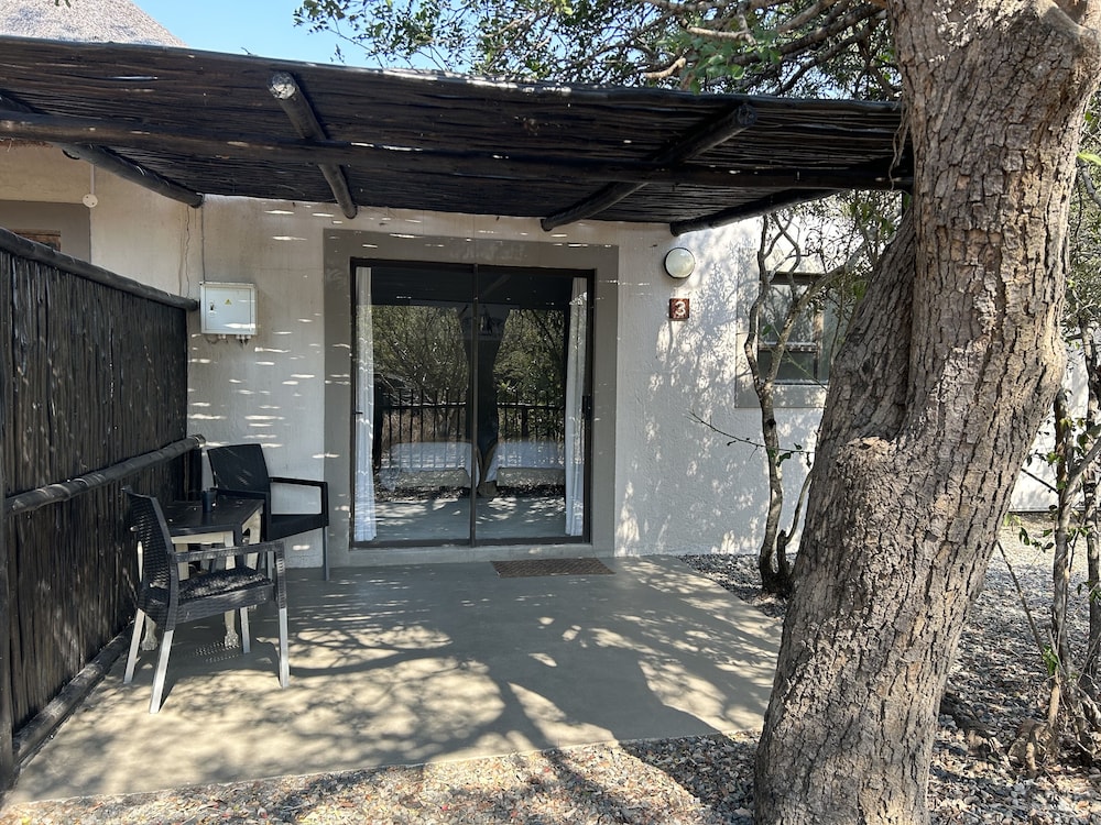 Leadwood Tree Safari Lodge 695 12/30