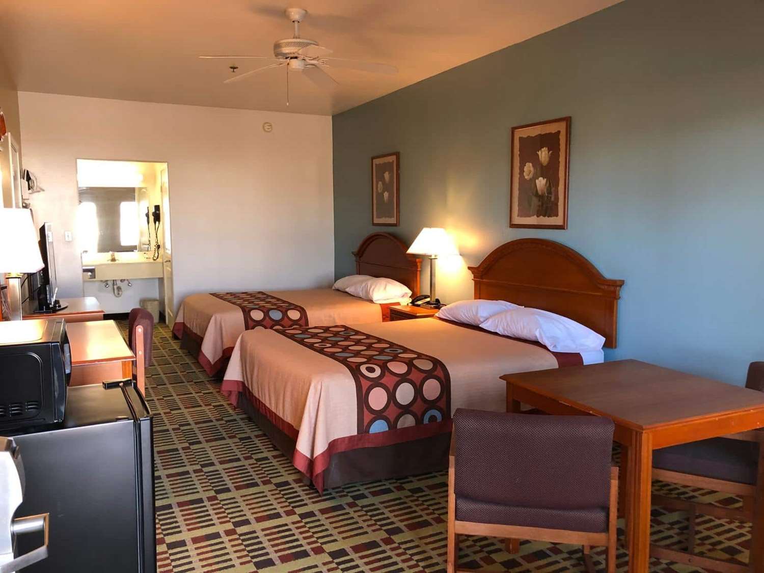 Super 8 by Wyndham Forney/East Dallas 6/27