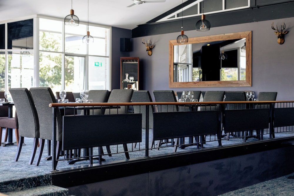 Horizons Lake Jindabyne 72/80
