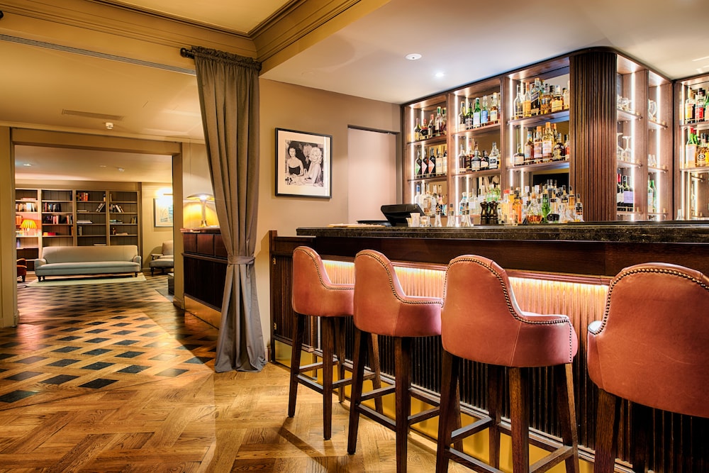 Mondrian Suites Berlin Checkpoint Charlie 70/80