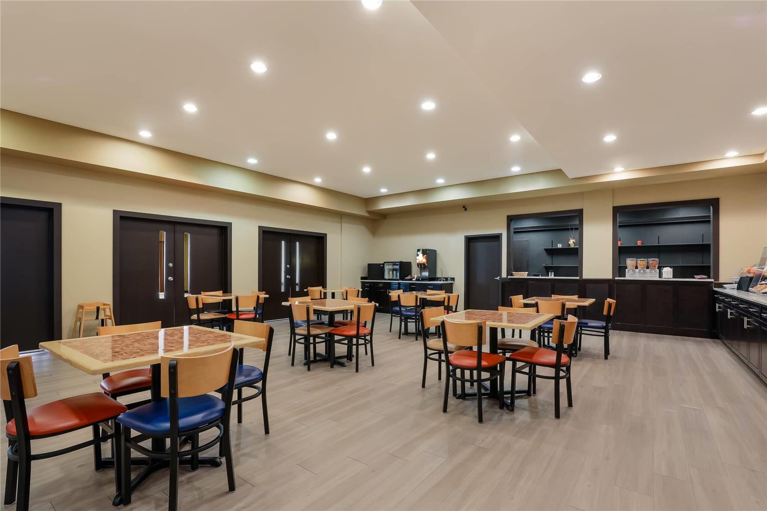 MainStay Suites Fitchburg Madison 32/44