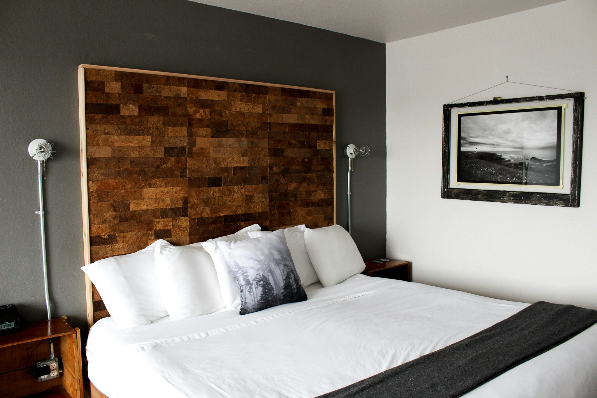 West, King Bed