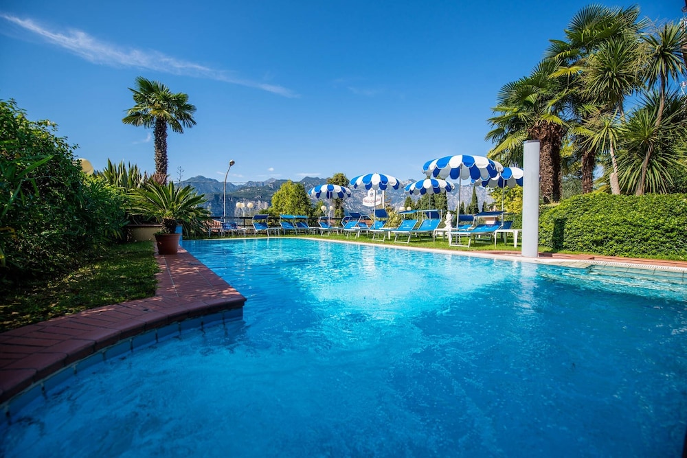 Hotel Cristallo 37/45