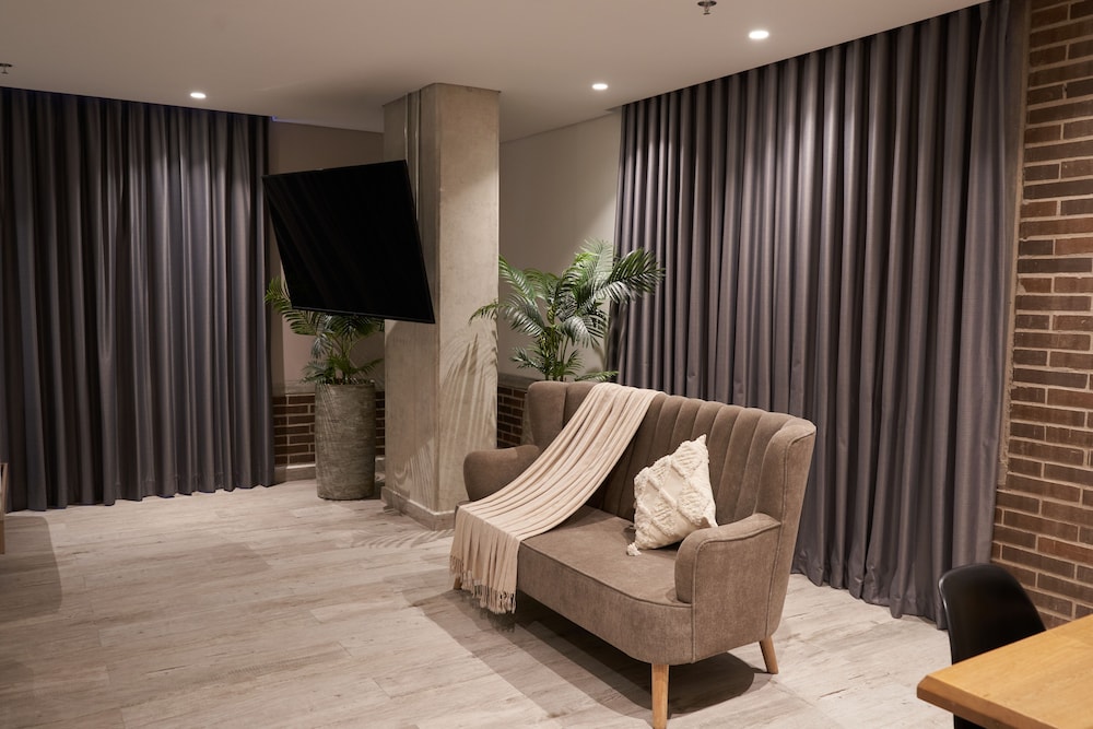 Eutopiq Hotel 47/58