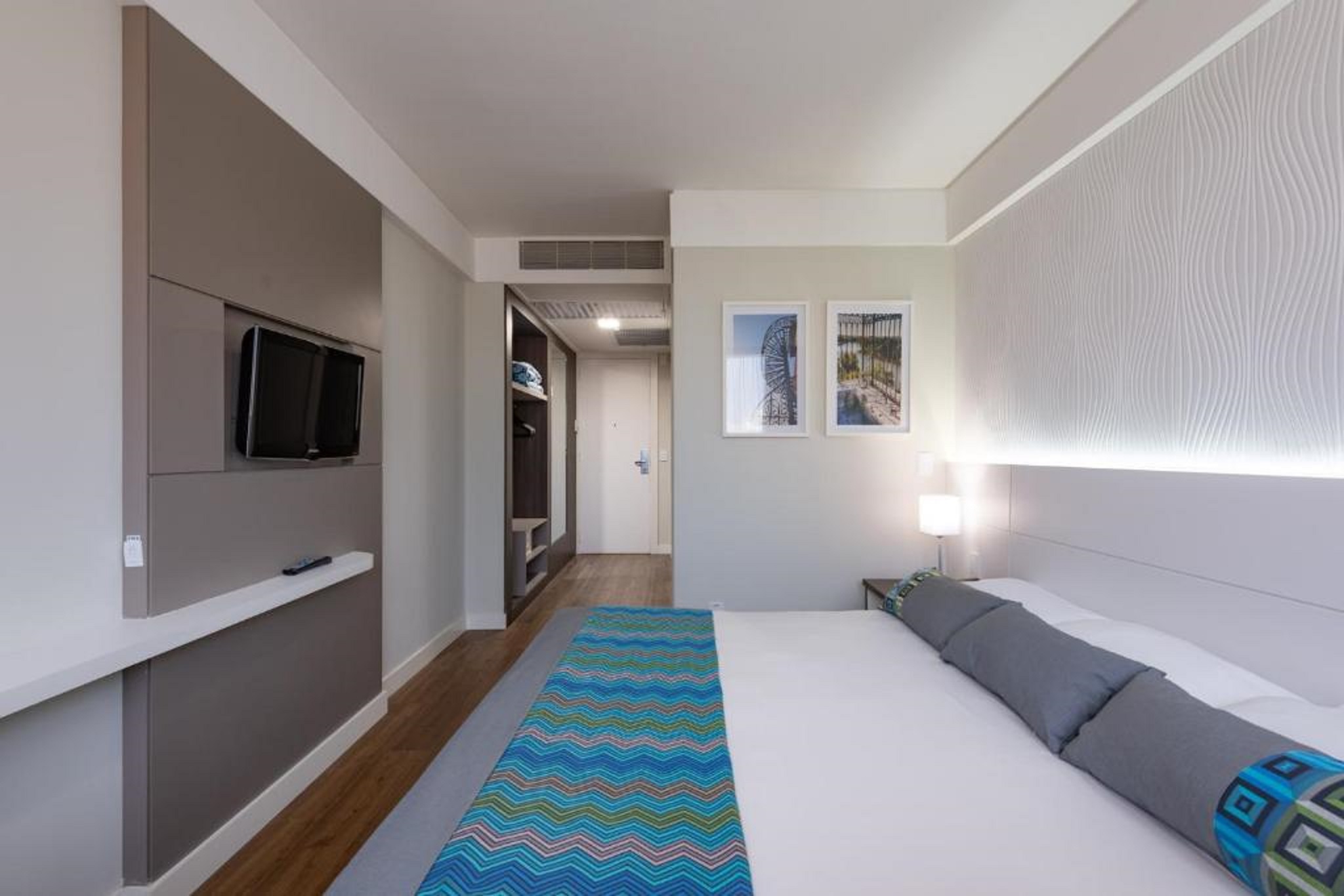 Junior Suite, Queen Bed