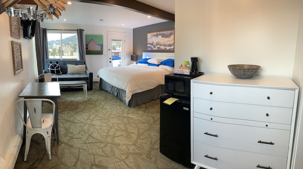 Discovery Lodge 48/69