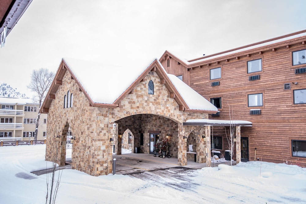 Elk Country Inn 5/68