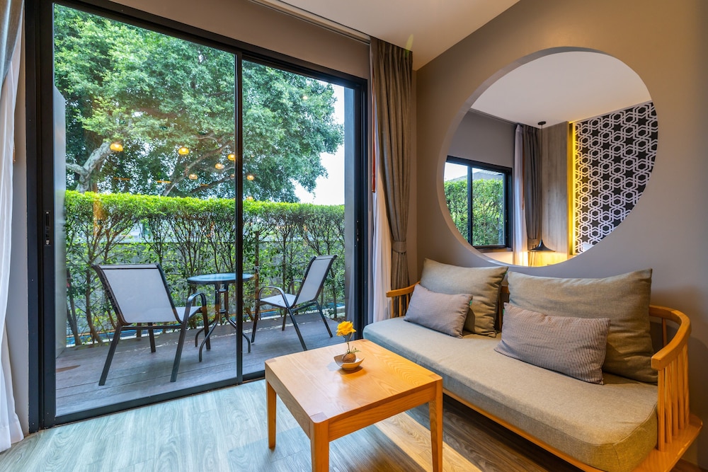 The Lake Chalong Resort 45/65