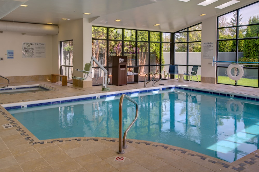 swimming pool spa
