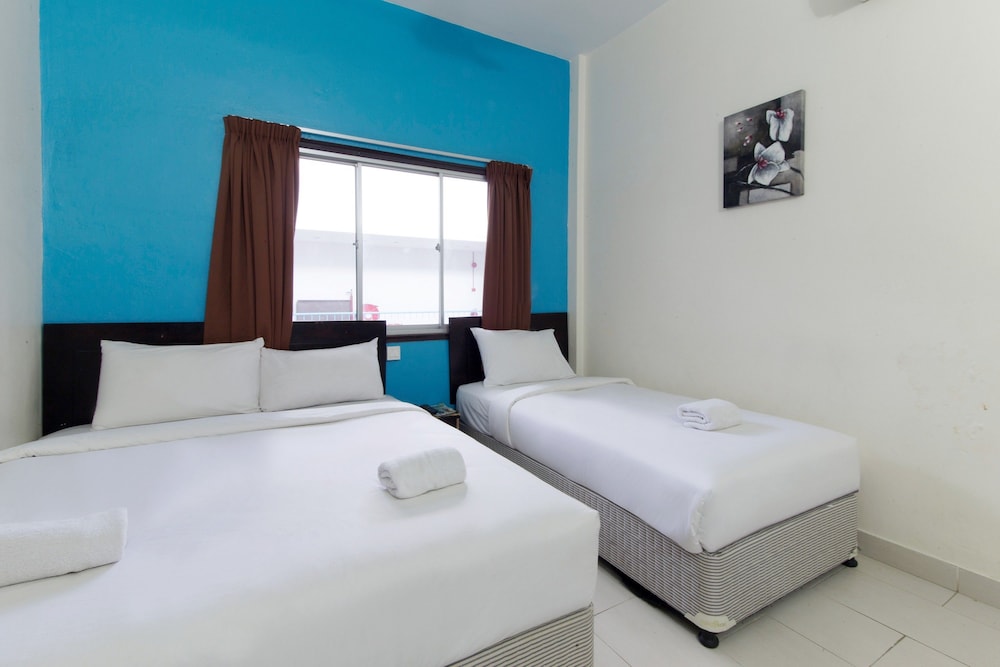 ROOM, TRIPLE