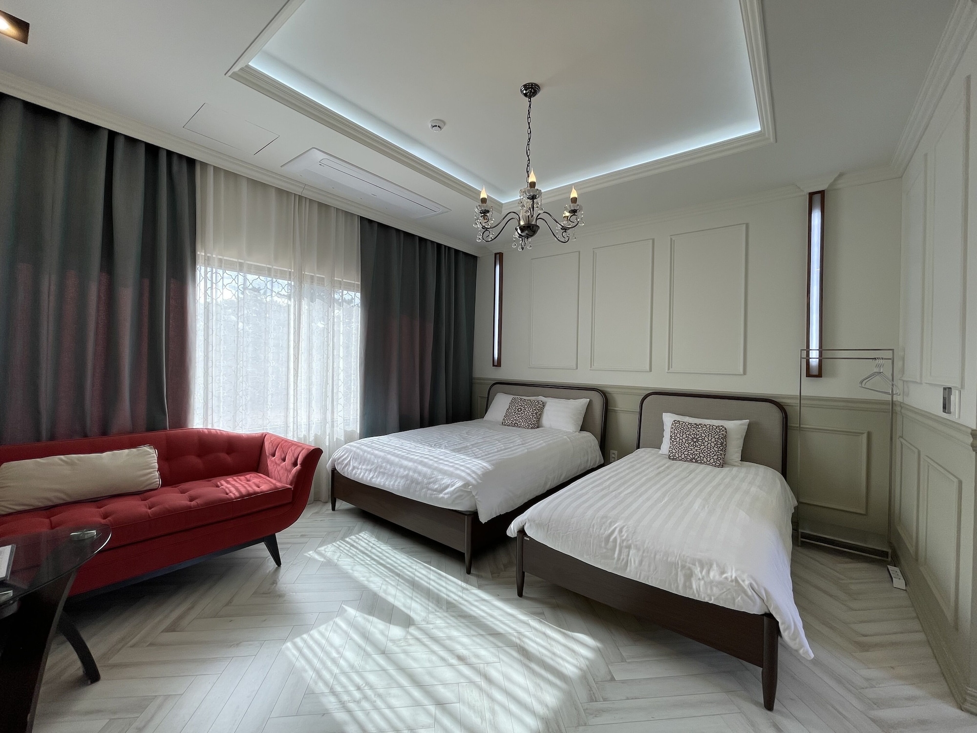 SUPERIOR, TWIN BEDS