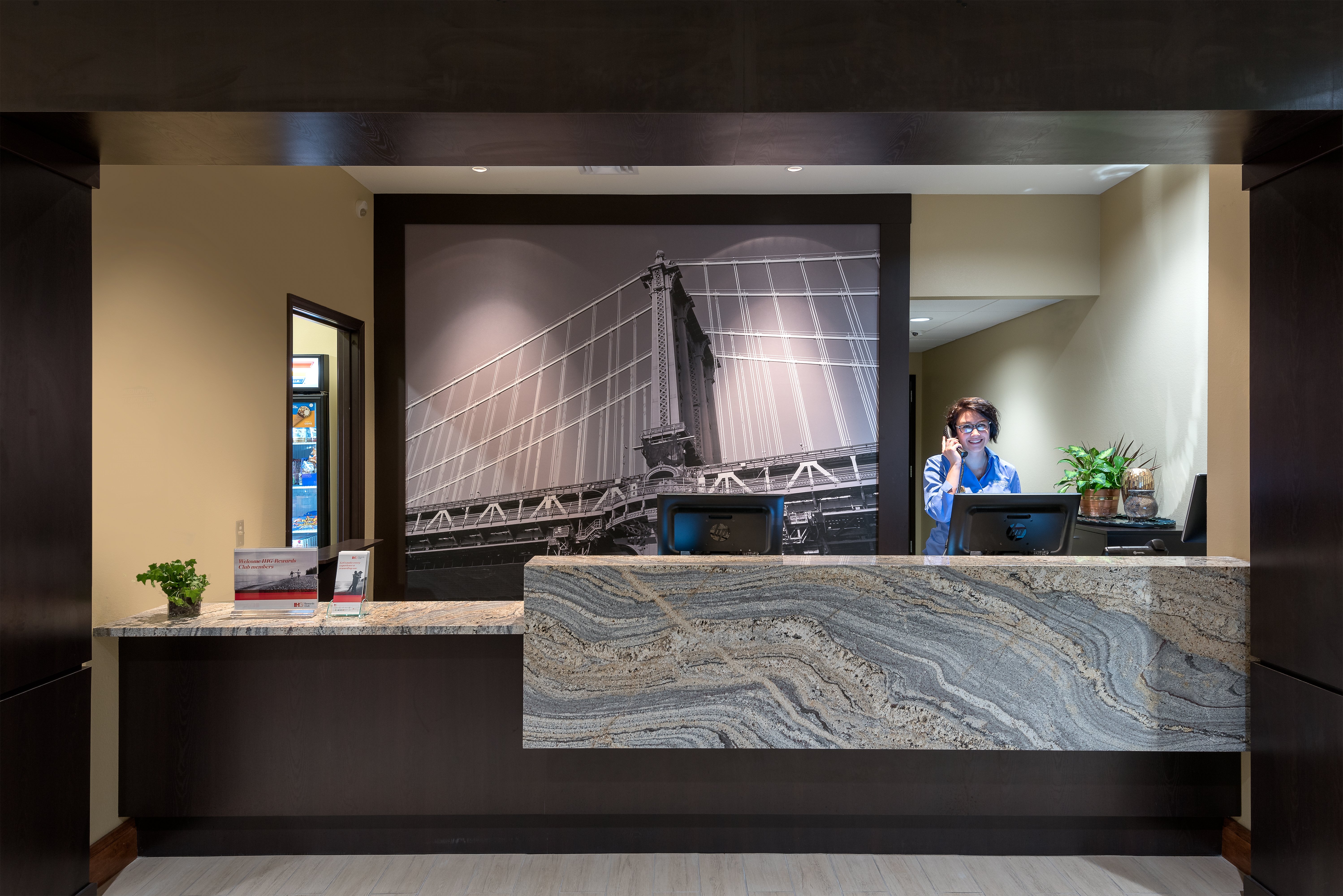 STAYBRIDGE SUITES EAU CLAIRE - ALTOONA 6/67