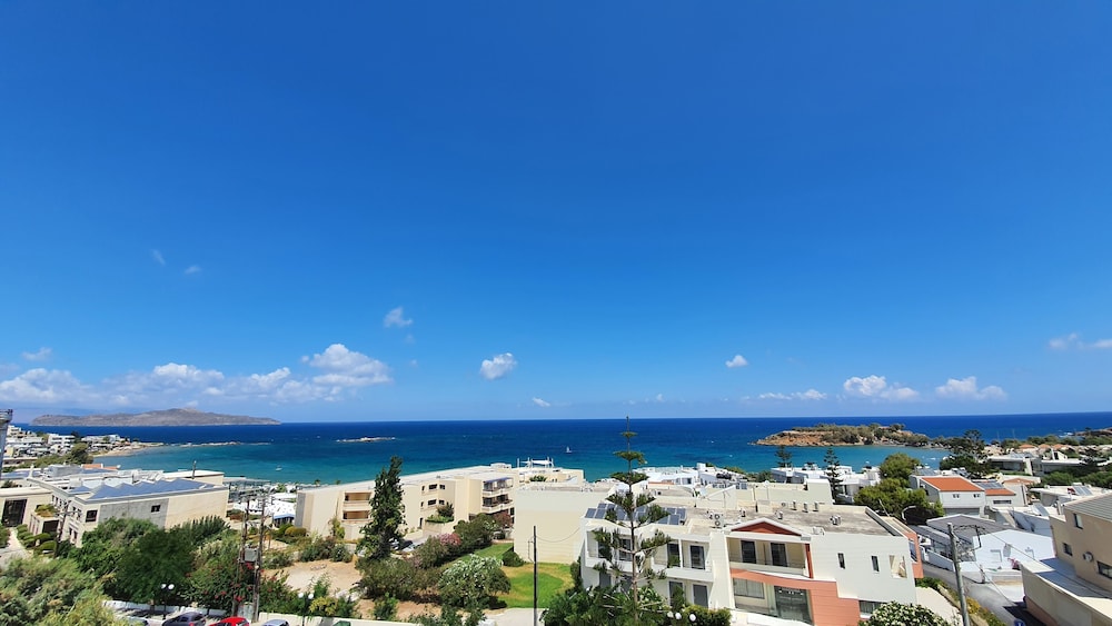 Elizabeth Suites 41/50