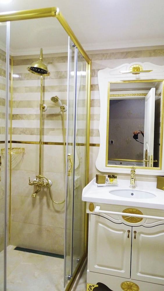 HOTEL EMIRHAN PALACE 8/67