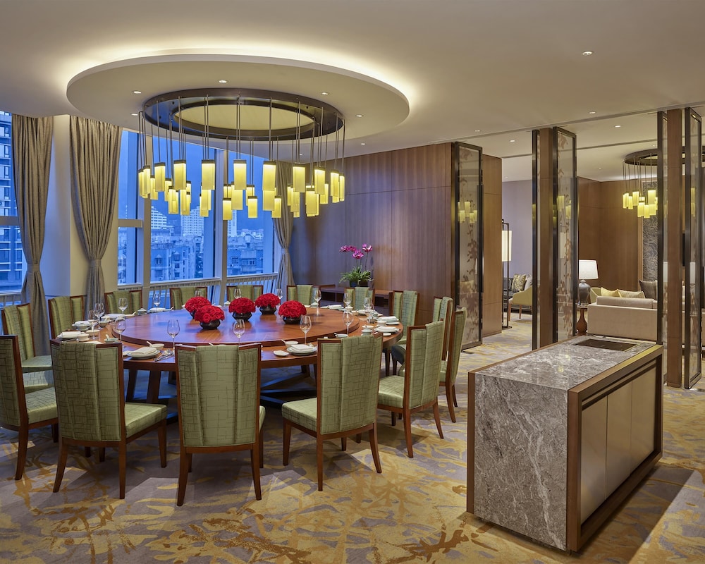 Hyatt Regency Shenzhen Yantian 56/68