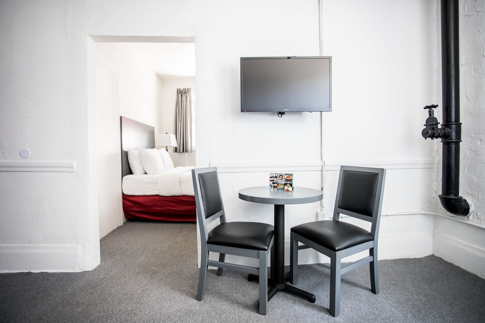 American Hotel Los Angeles 23/24