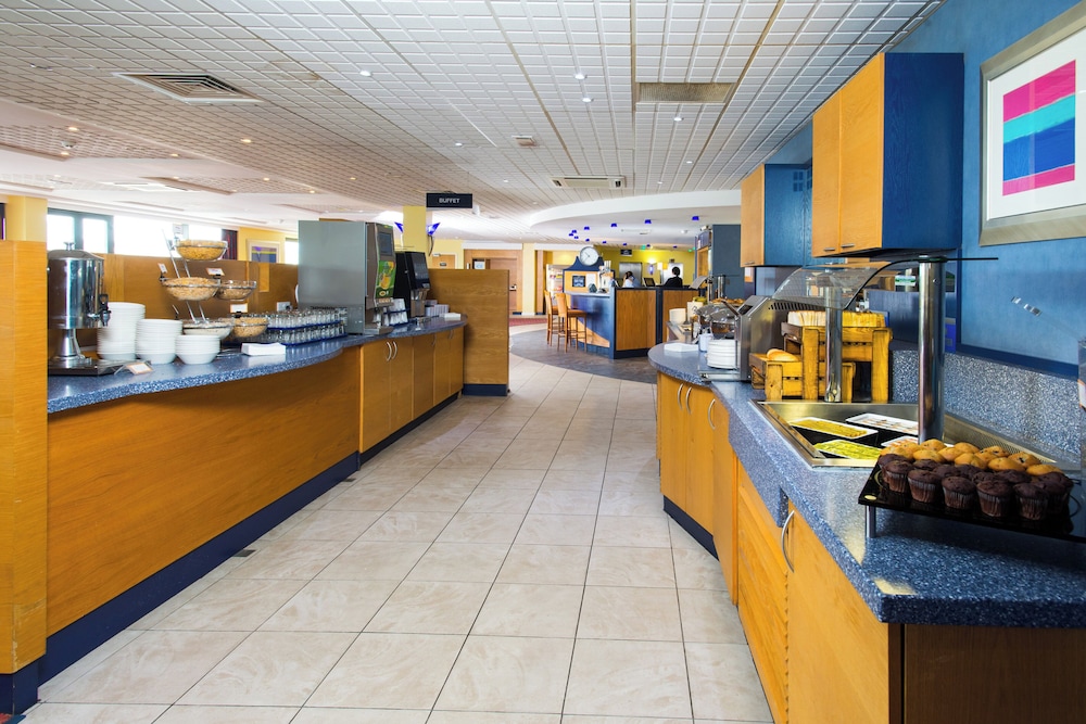 HOLIDAY INN EXPRESS BRADFORD CITY CENTRE 6/45