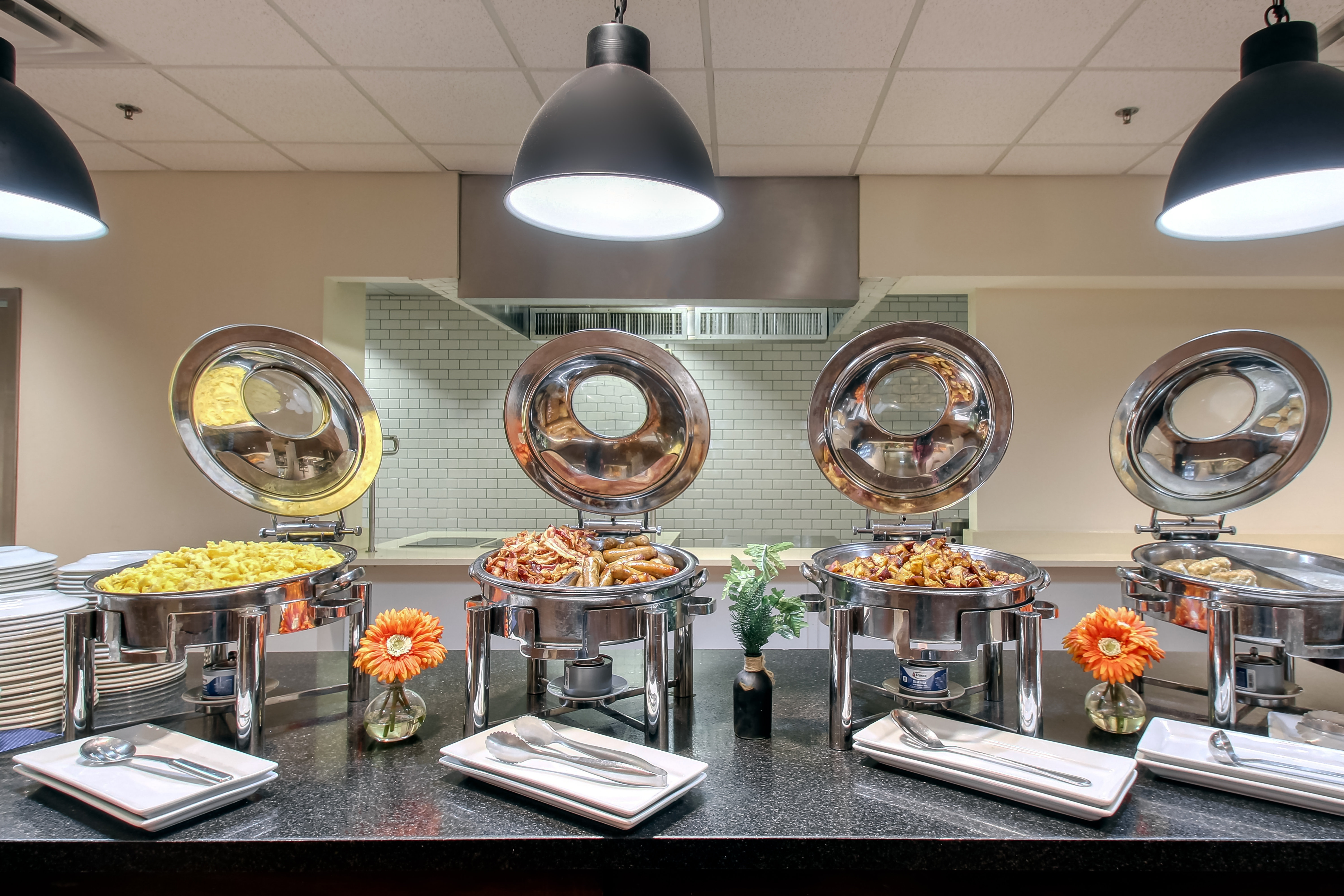 Holiday Inn Hotel Suites Atlanta Airport North 19/42