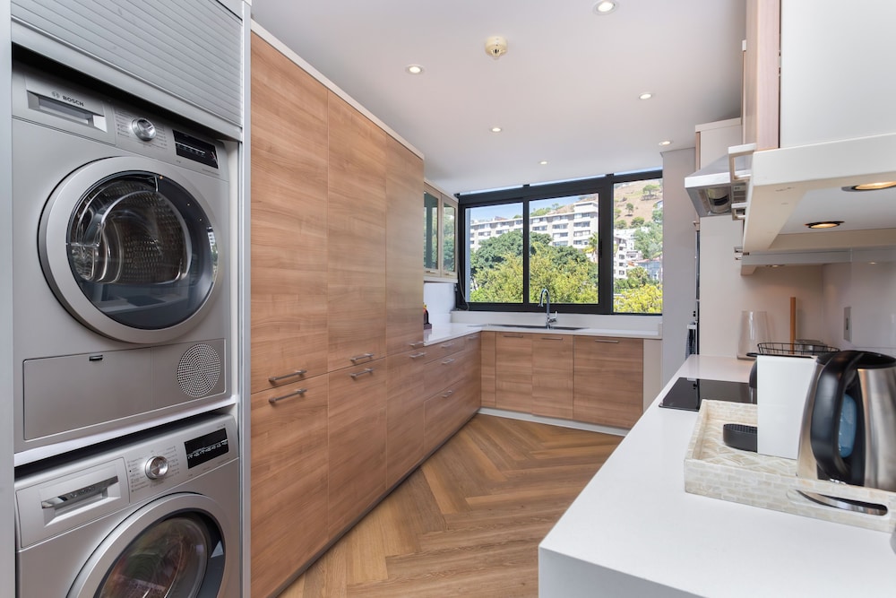Mountain Marina Luxury Apartments 28/50
