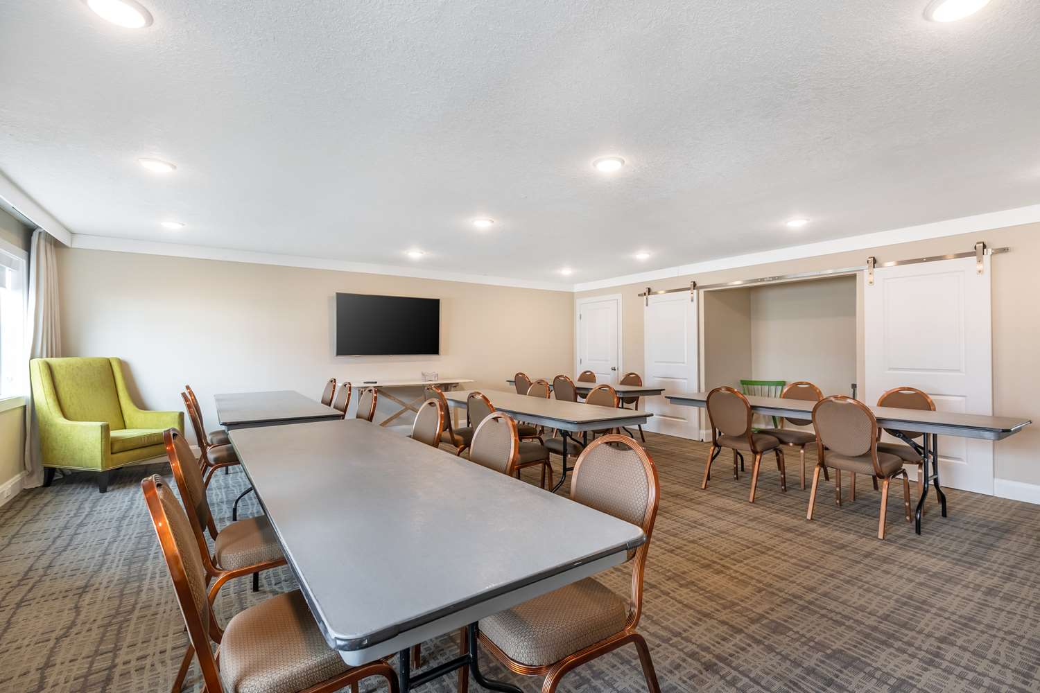 Best Western Plus University Park Inn and Suites 18/19