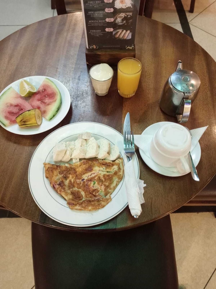 Sandton City Hotel 36/48