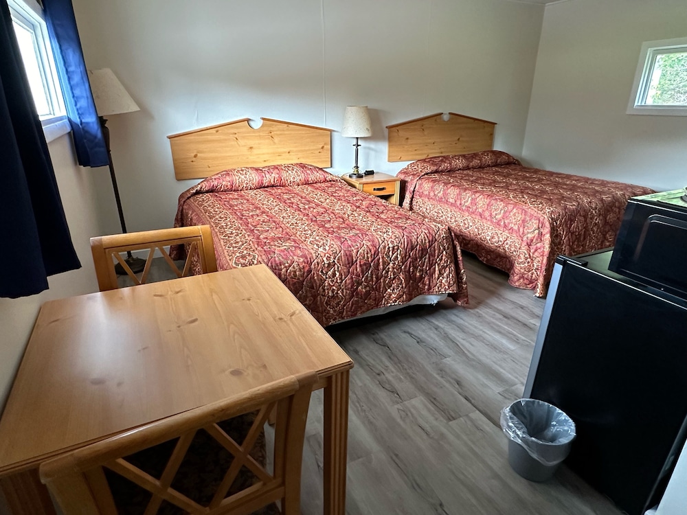 Oakdell Motel 27/57