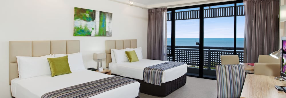 Rydges Esplanade Resort 14/68