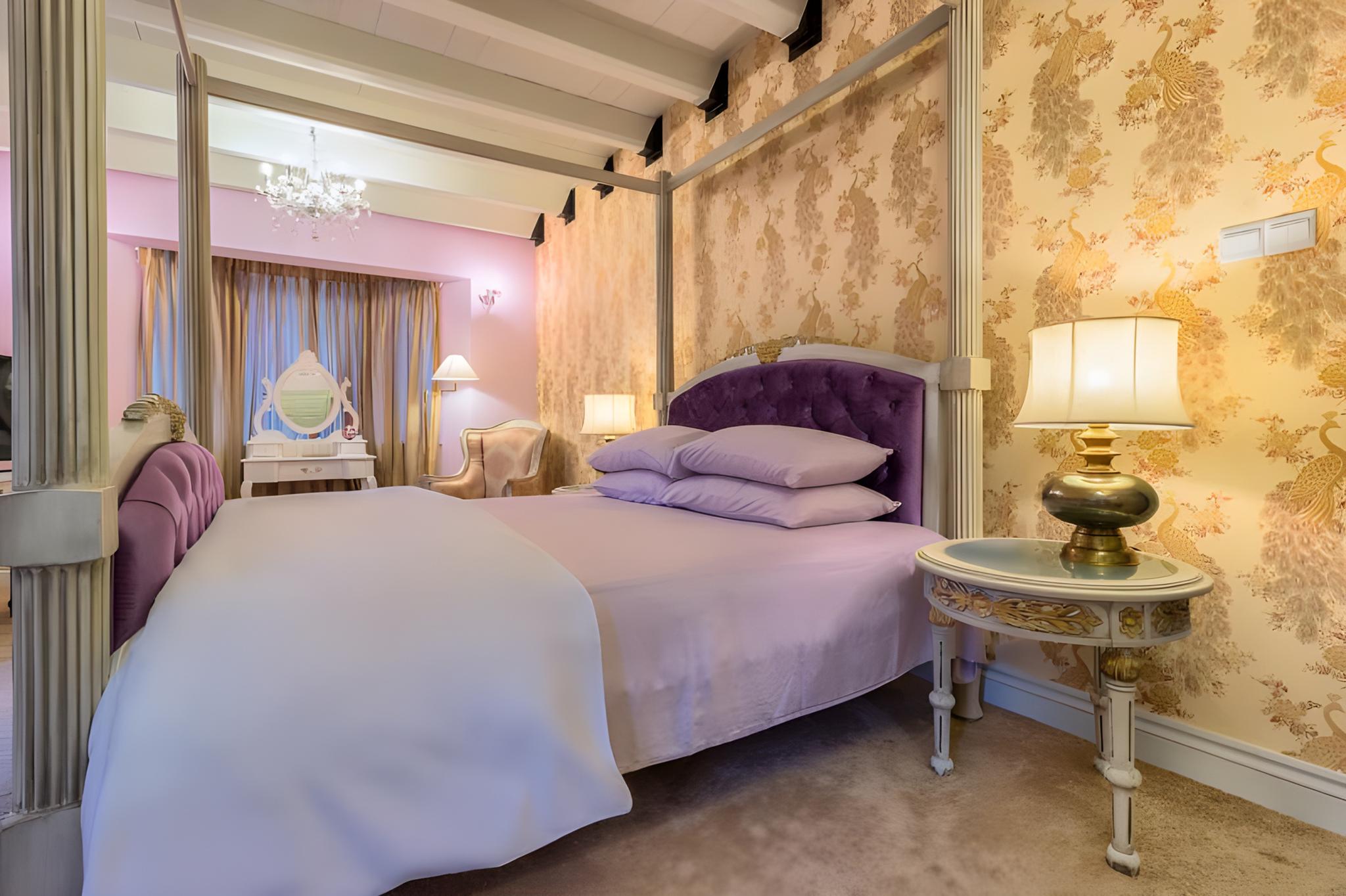 Premium, Villa