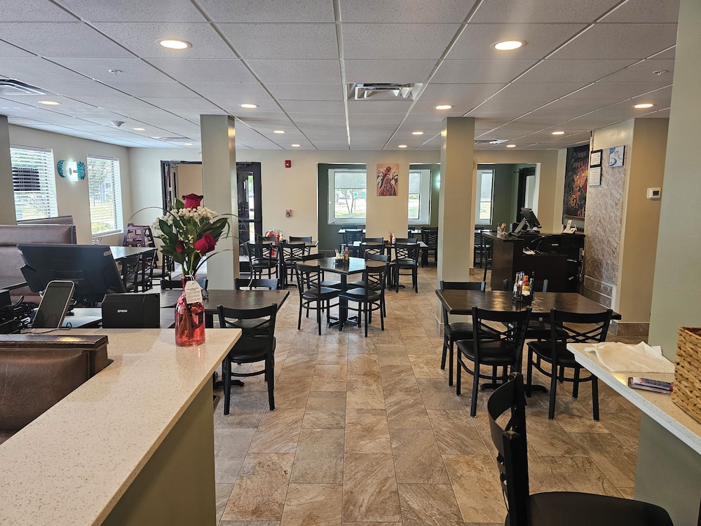 Baymont by Wyndham Grovetown Augusta 31/44