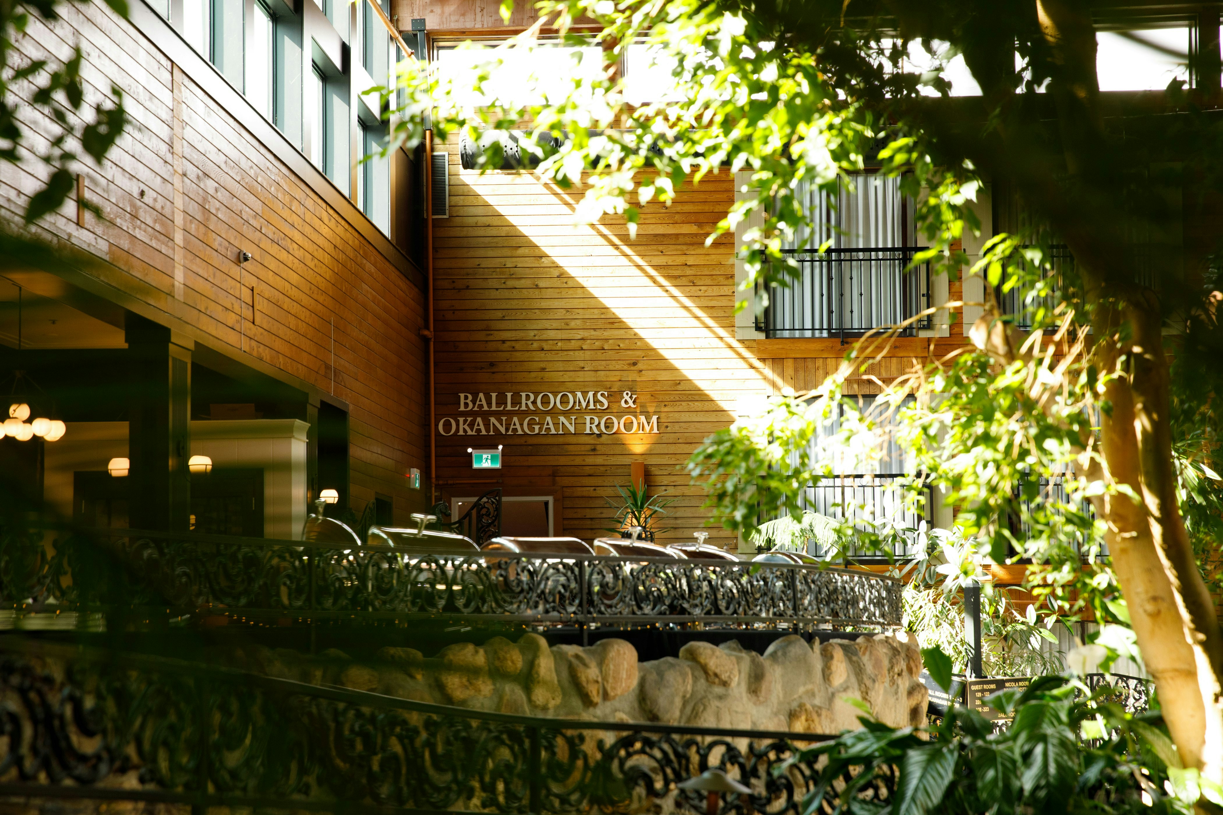 Prestige Vernon Lodge And Conference Centre 70/75