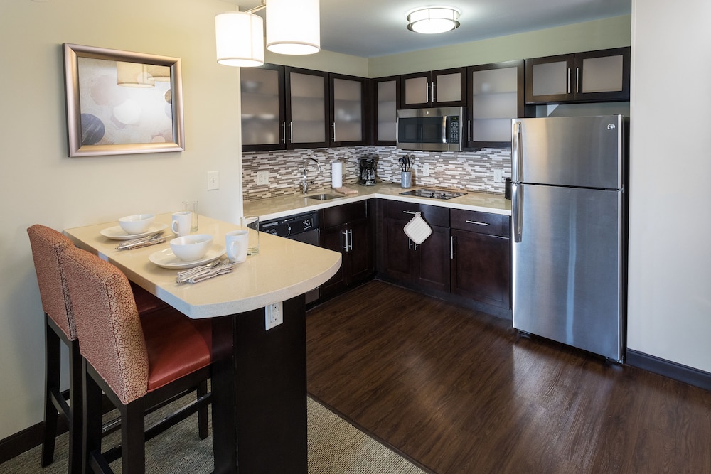 STAYBRIDGE SUITES OMAHA WEST 36/44