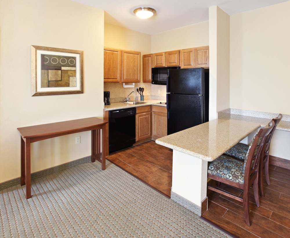 Staybridge Suites Rogers Bentonville 37/49