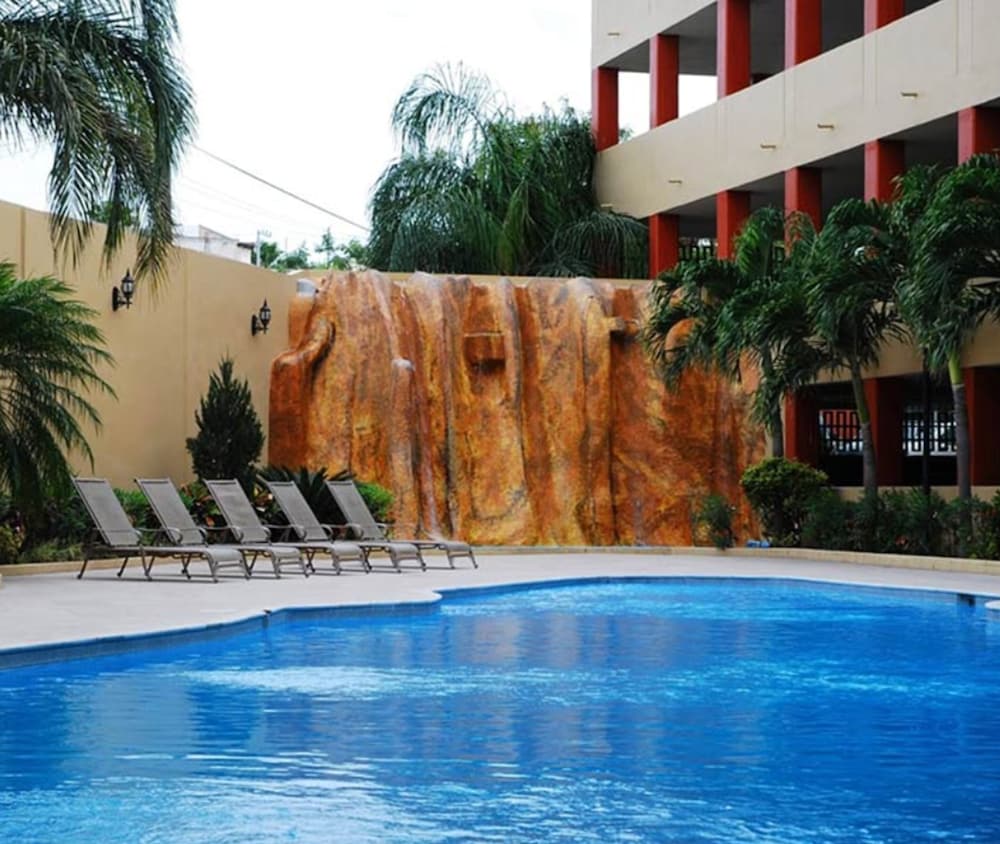 Royal Garden Reynosa 4/32