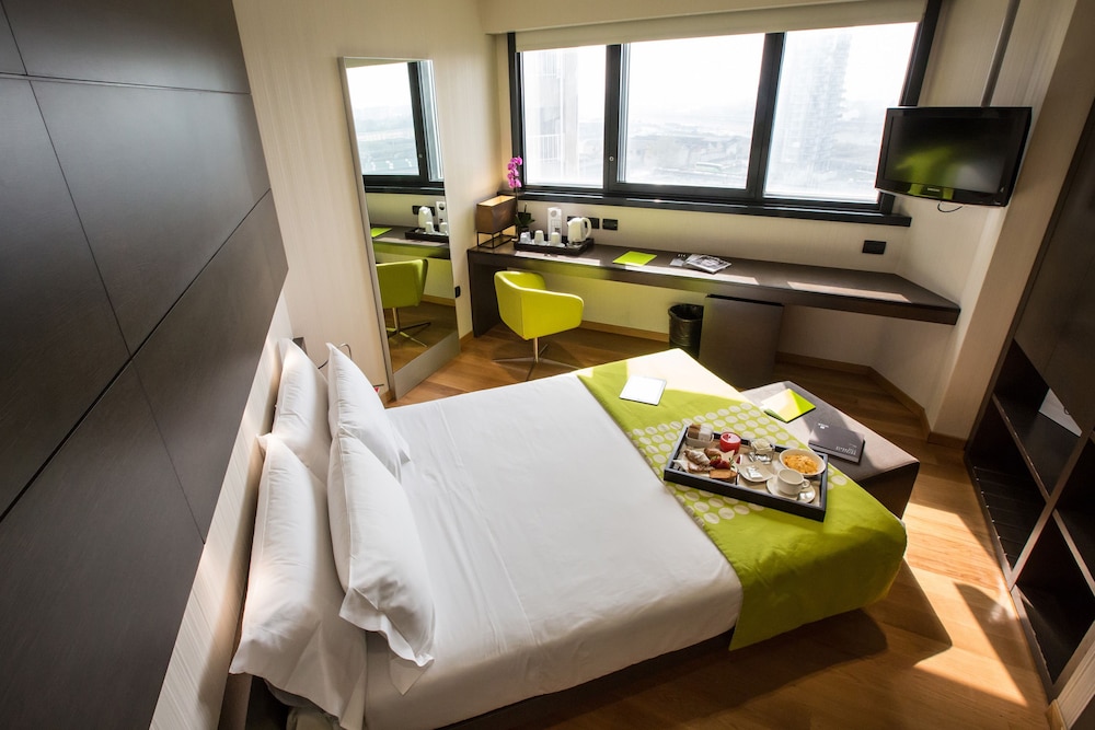 Economy, French Bed