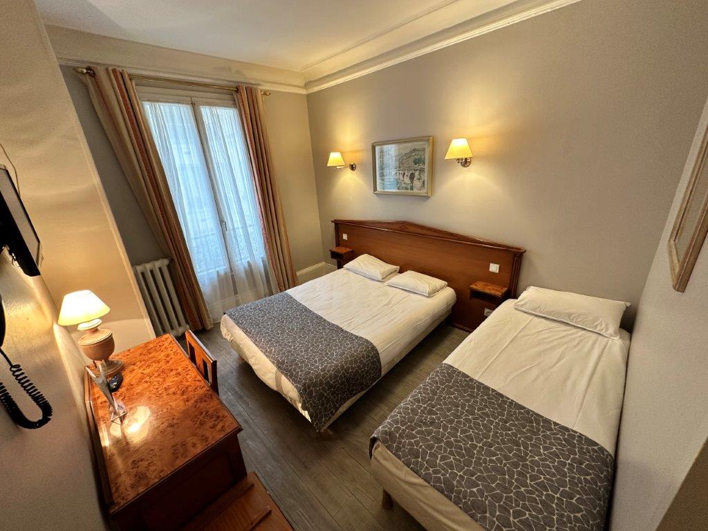 غرفة ثلاثية، Hotel Richmond 3/5
