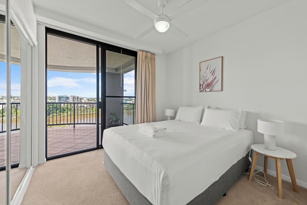 The Oasis Apartments 14/66