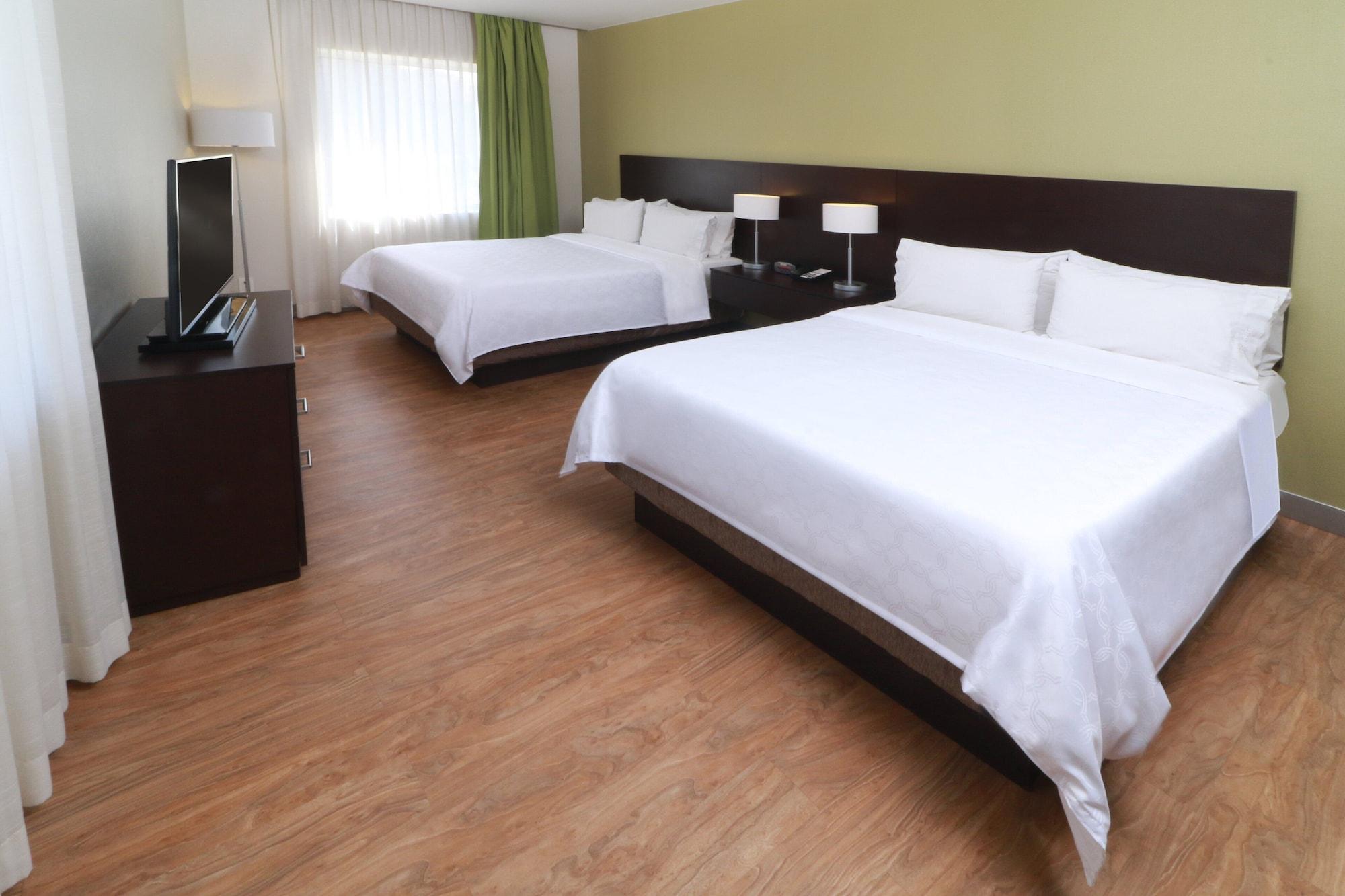 2 Bedrooms, Suite, Kitchen