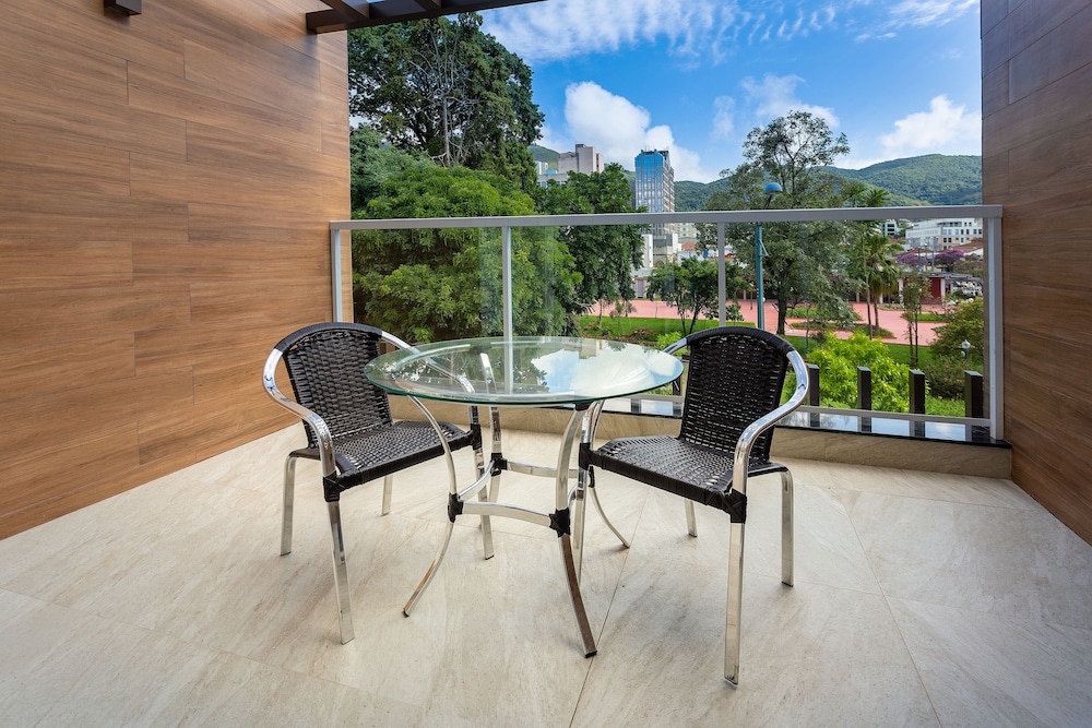 Hotel Villa Fiori 18/30