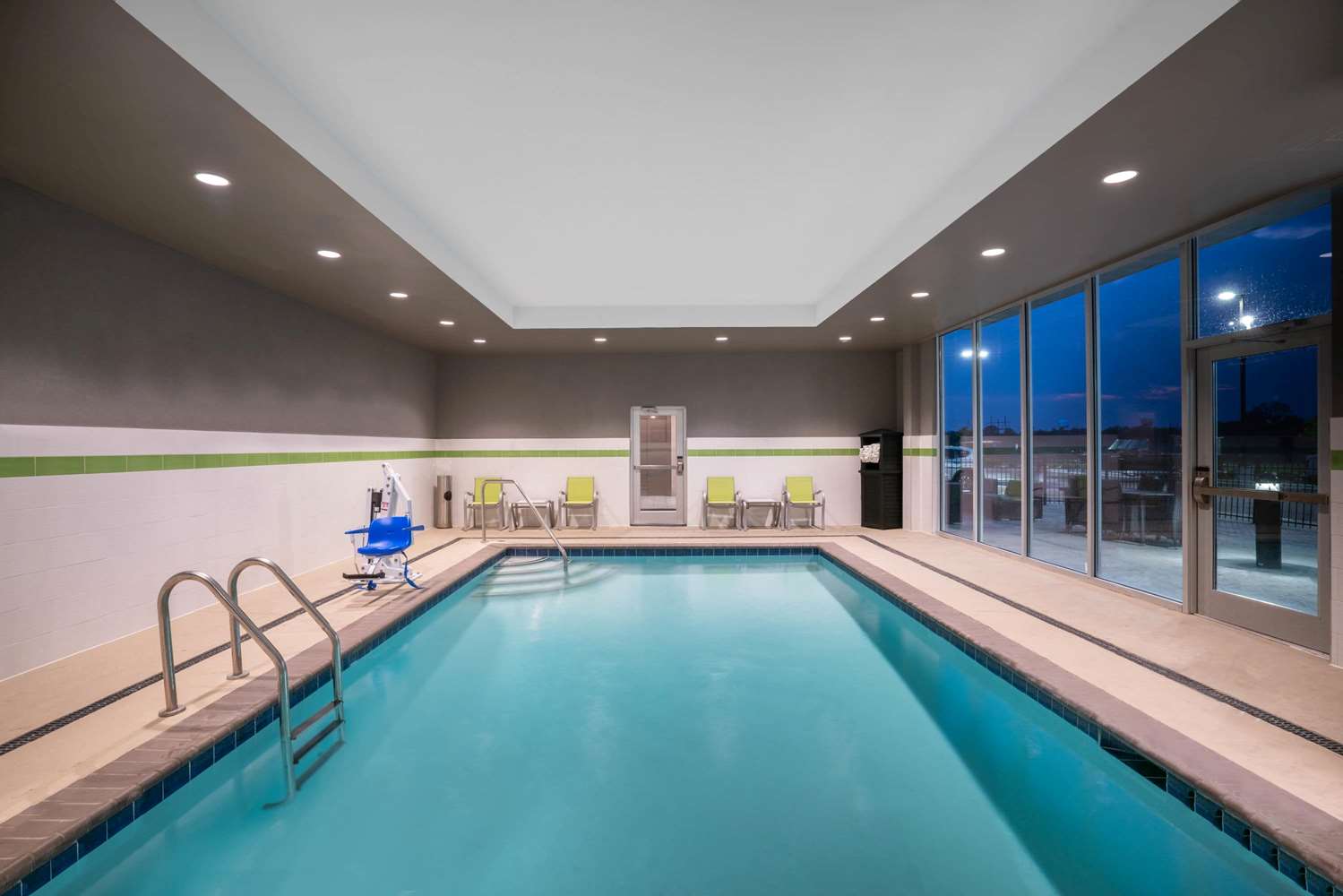 La Quinta Inn And Suites by Wyndham West Memphis 14/24