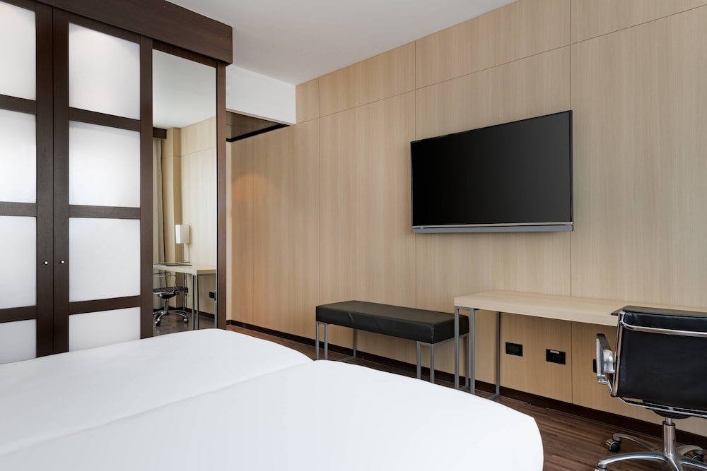 AC Hotel Bologna by Marriott 15/77