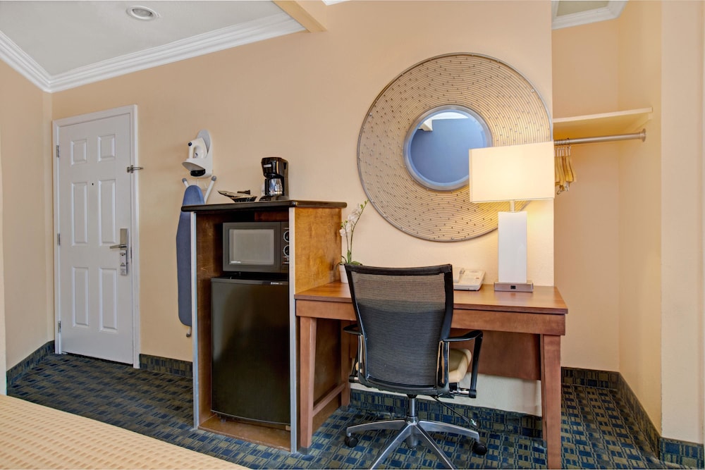 Days Inn by Wyndham San Francisco - Lombard 18/24