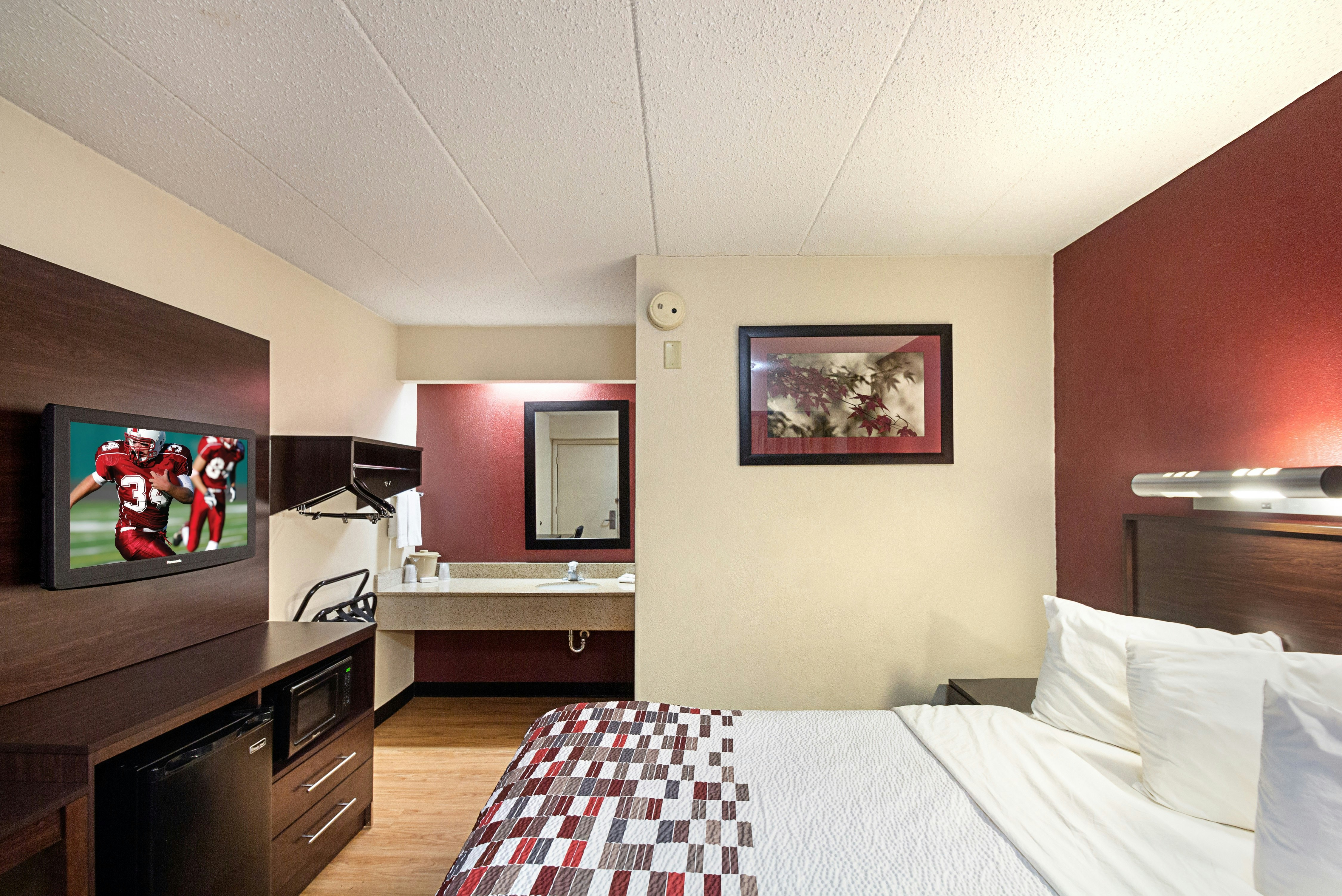 Red Roof Inn Cincinnati East - Beechmont 15/25
