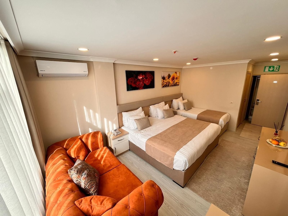 Simal Hotel 17/50