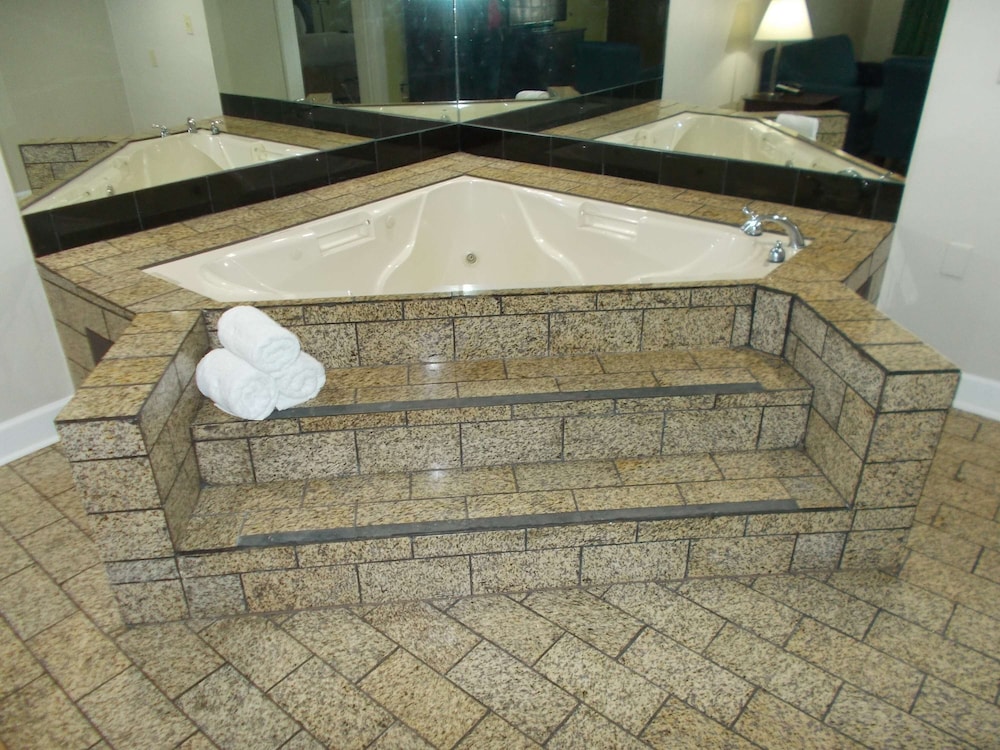 SureStay Plus Hotel by Best Western St Marys Cumberland 13/37